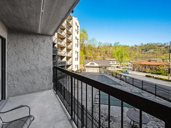 306 Baskins Creek Rd #206, Gatlinburg, TN 37738