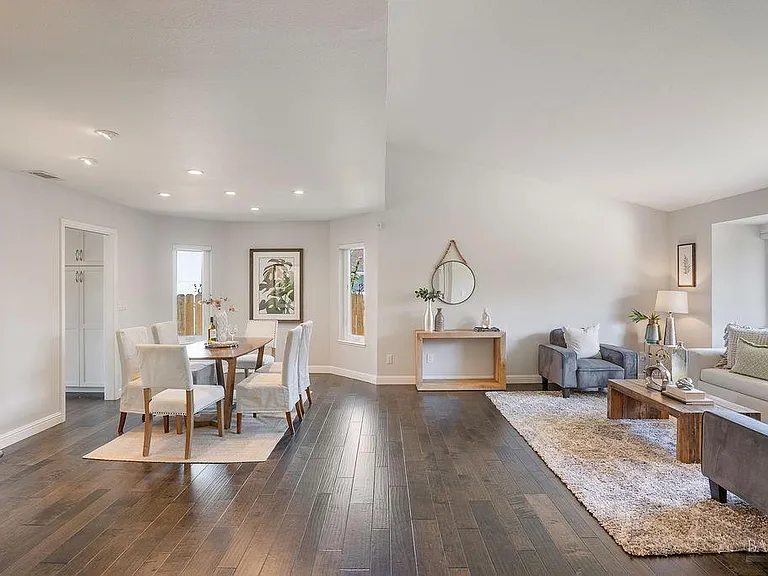 451 Trotter Dr — Photo 2