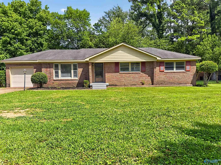 2303 Lynn Rd NW — Photo 1