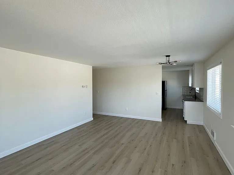 Arie Apartments — Photo 14
