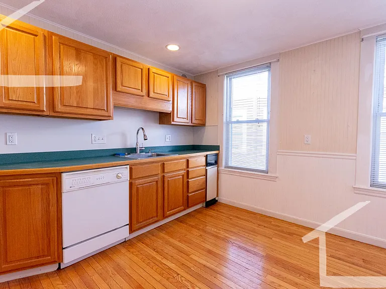 25 Fairbanks St #3 — Photo 2
