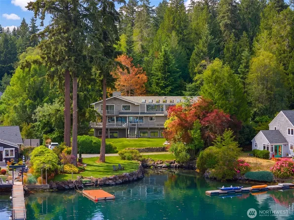 15041 Skogen Lane NE, Bainbridge Island, WA 98110