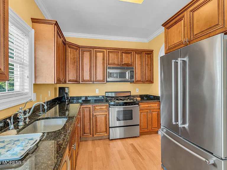 419 Central Ave — Photo 14
