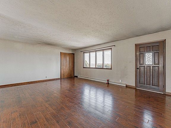 4th image of 305 N Madison St