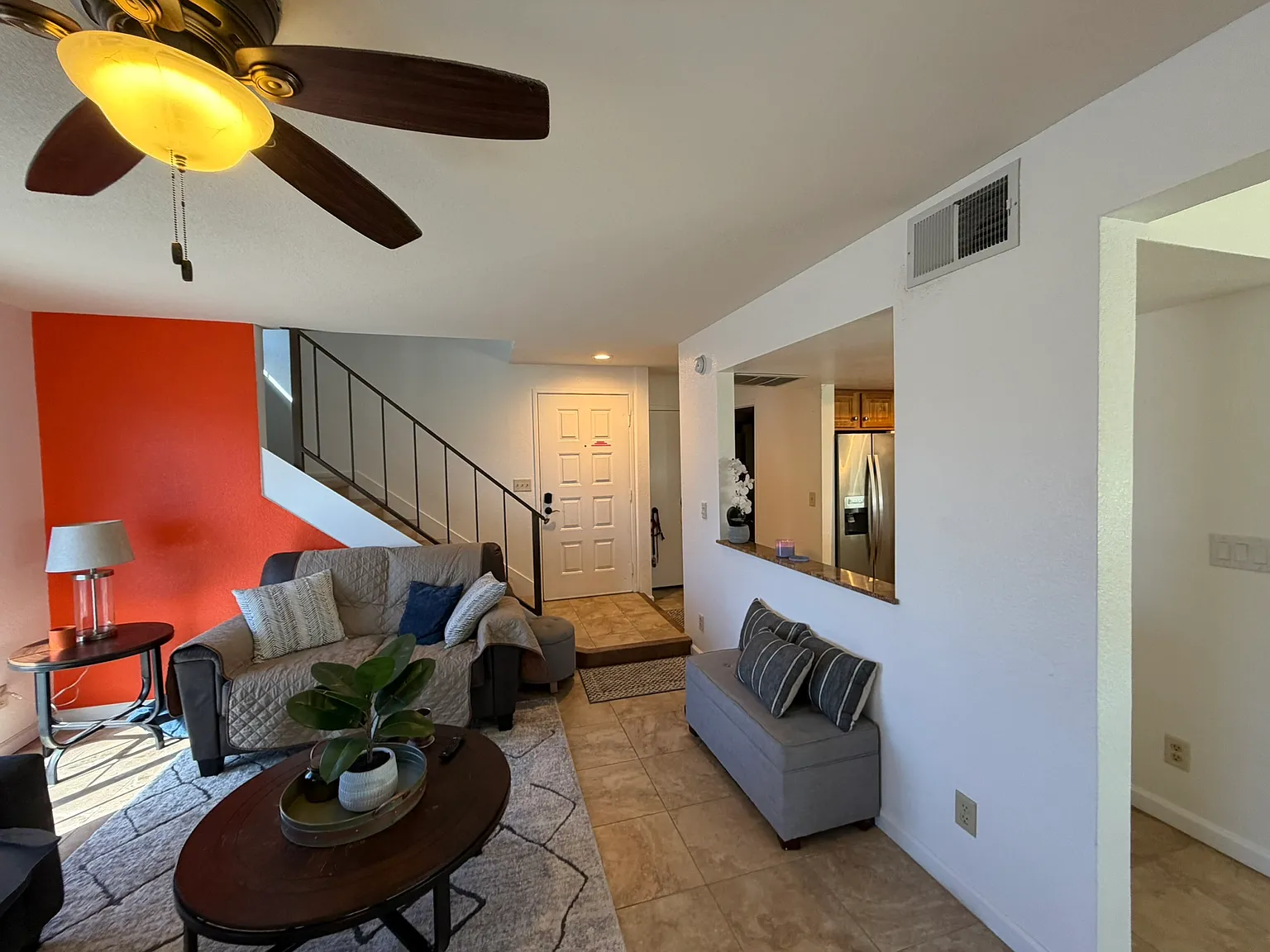 3 bed, 2.5 bath, 1373 sqft, $2,500 — Photo 3