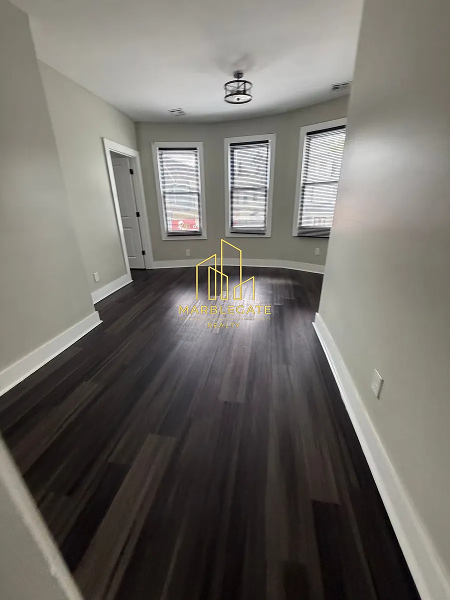 Building Photo - 154 Sanford St #22