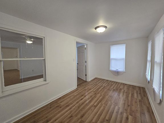 4th image of 2128 Tennessee St