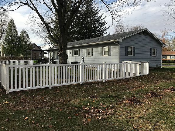 2nd image of 501 W Marilyn Dr