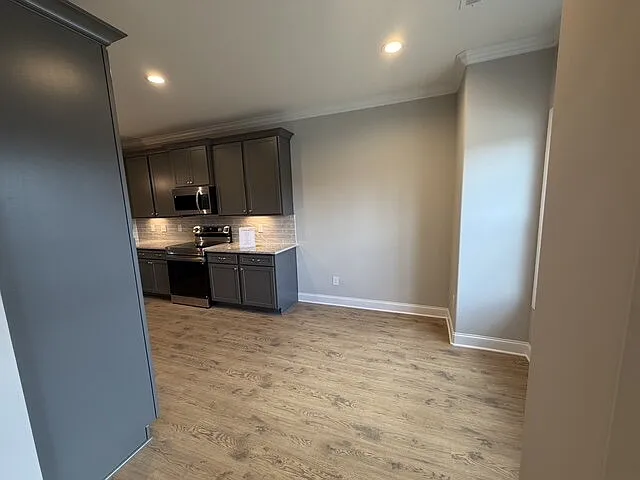 3 bed, 2.5 bath, 1930 sqft, $2,599 — Photo 3