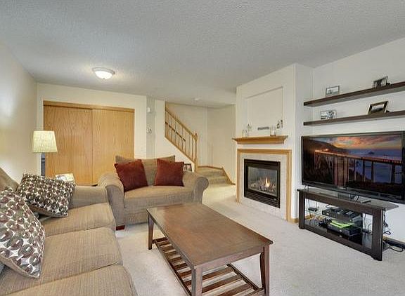 4th image of 10039 Pierce St NE Unit C