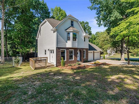 2nd image of 119 Brandon Ln