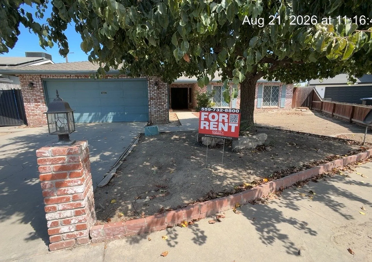 Beautiful old style home available in Visalia! — Photo 1