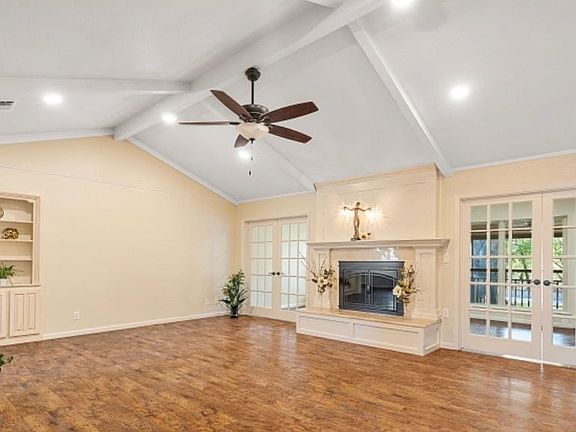 5th image of 3711 Vine St