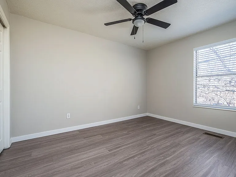 Spacious 2-Bedroom Townhomes — Photo 24