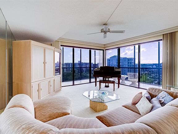 3rd image of 8 Belleview Blvd APT 803