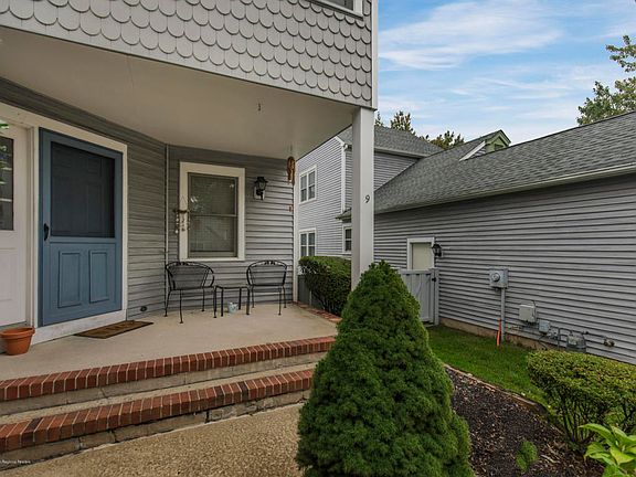 3rd image of 9 Turnberry Cir #107B