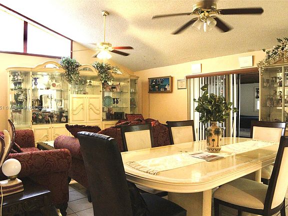 3rd image of 1072 Fernlea Dr