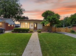 24749 Munson St, Taylor, MI 48180