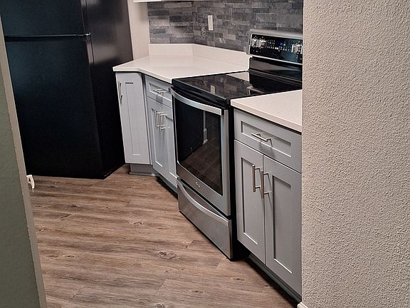 5th image of 2560 Woodgate Blvd APT 106