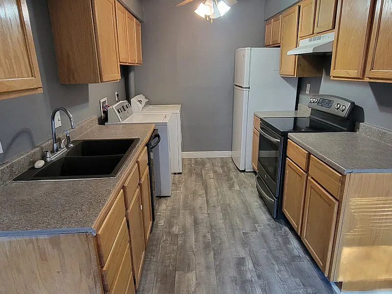10009 NW Player Dr — Photo 3