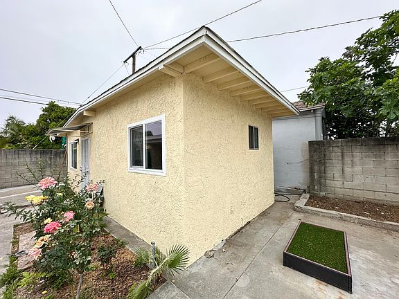 3rd image of 1401 S Gladys Ave #1/2
