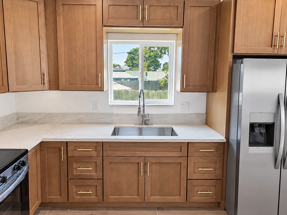 223 E Whitcomb Ave #C
