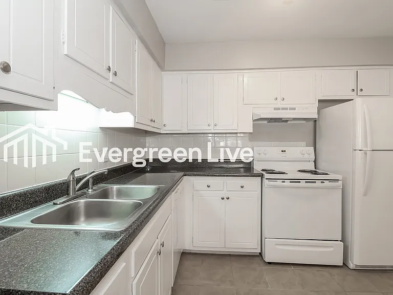 3121 Aaron Dr — Photo 8