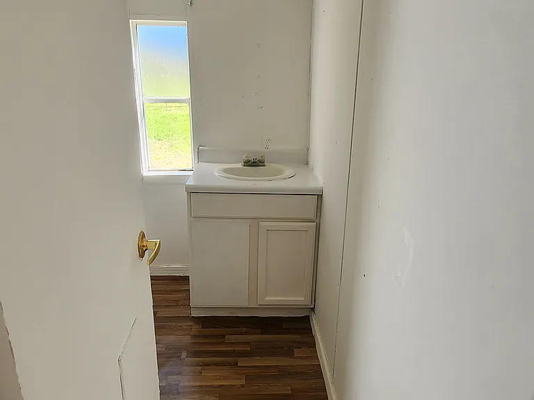 923 Mercedes St #18 — Photo 14