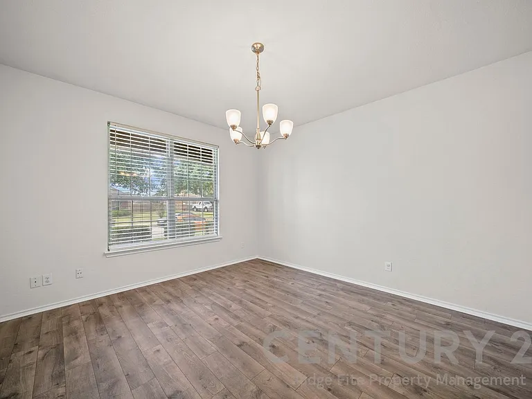 1205 Crest Ridge Dr — Photo 9