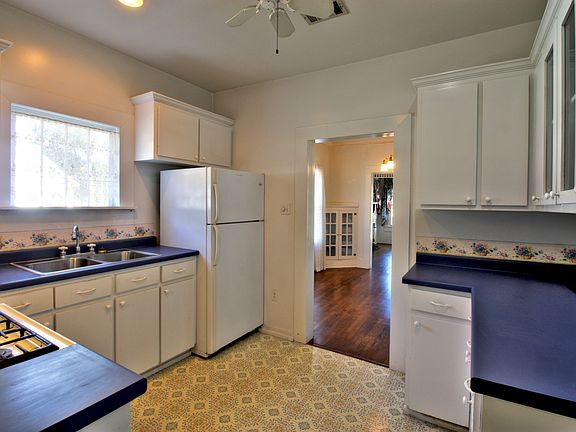 5th image of 2413 Cypress Ave
