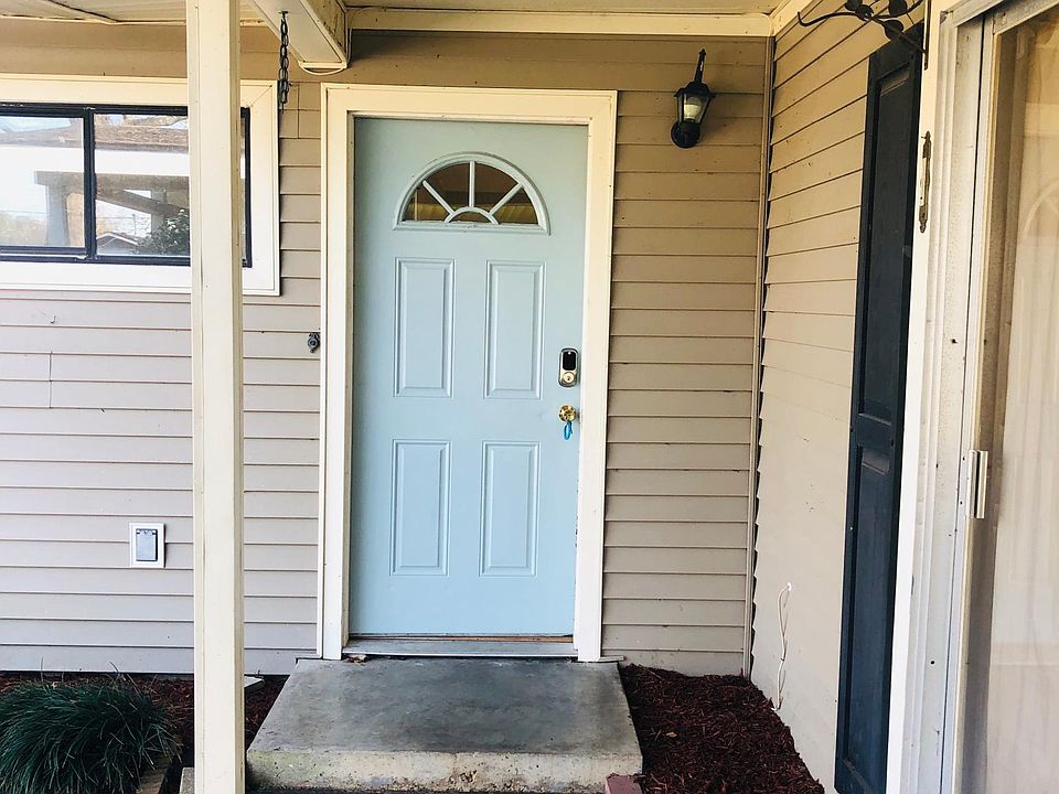 Great colors inside and out.