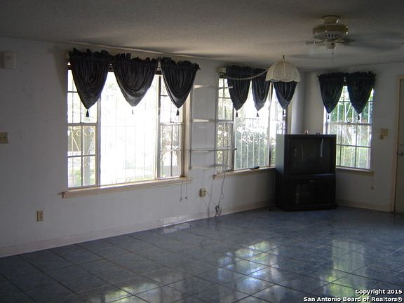 5th image of 6022 Pancho Villa Dr