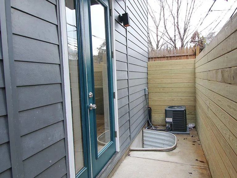 810 N Uber St #2 — Photo 34