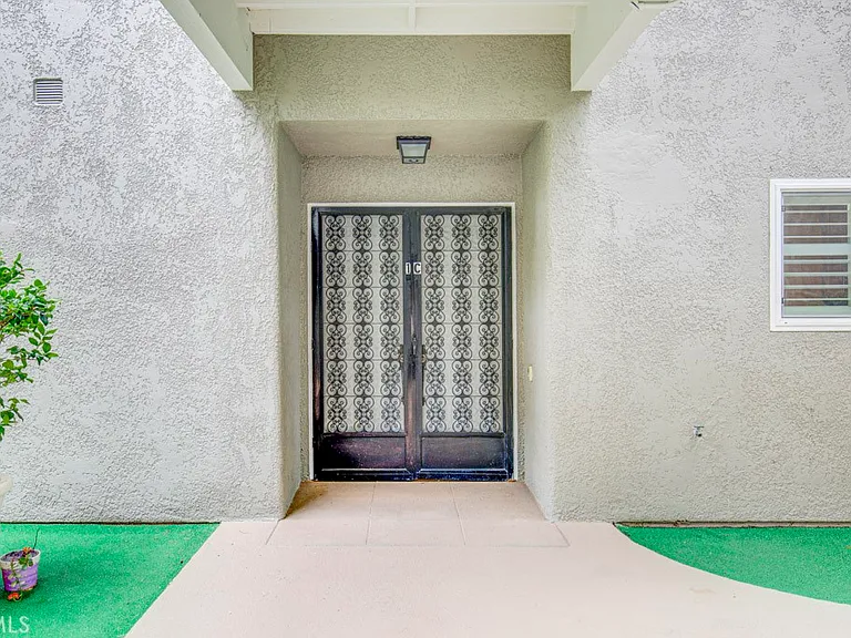 2402 Via Mariposa W #1C — Photo 6