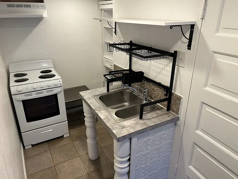 827 Georgia St — Photo 10