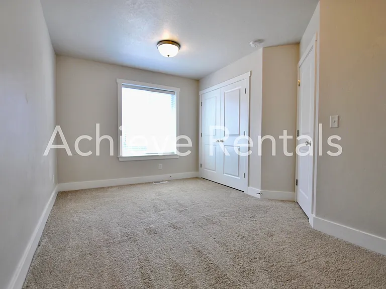 2053 N 380 E — Photo 10