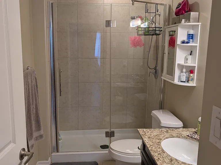 539 Belmont Ave W #102 — Photo 15