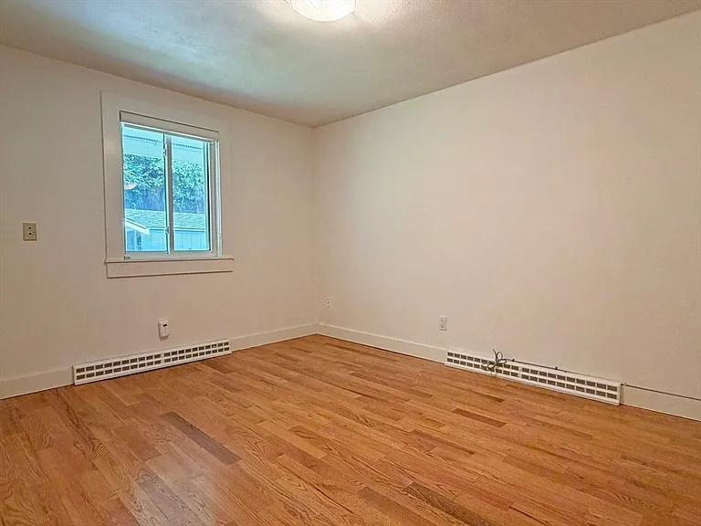 37 Stephen Pl — Photo 26