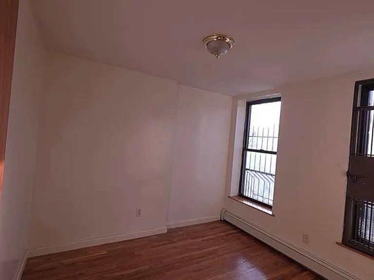 2177 3rd Ave #4 — Photo 2