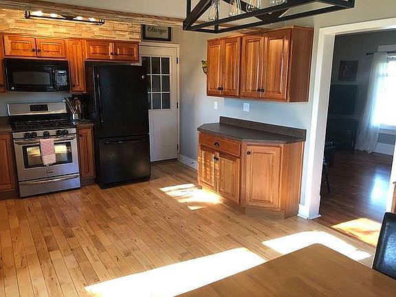 5th image of 315 1st Ave NE