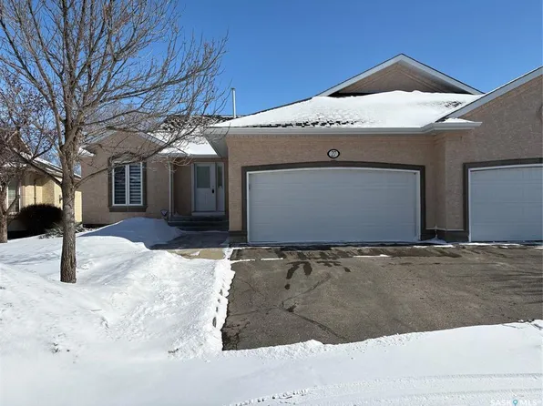 UNIT 27-330 Stodola COURT, Saskatoon, SK S7N 4N9