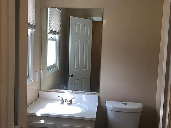 5th image of 2388 Cove Rd