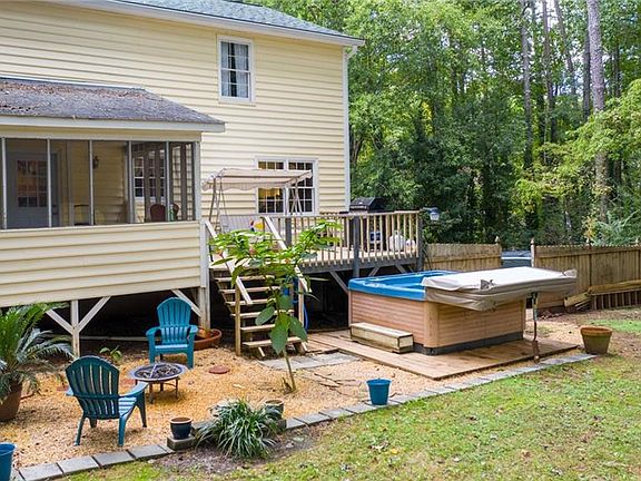 2nd image of 607 Colony Ct