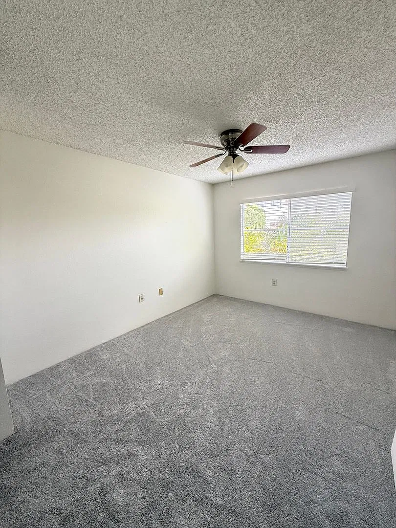 Mililani Mauka - Crescent Lane Townhouse 2-bedroom 2-bath 2-parking — Photo 3