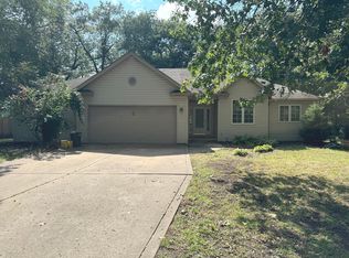 203 Oakwood Ln, Essex, IL 60935