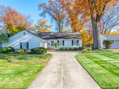1221 Orchard Park Dr, Rocky River, OH, 44116