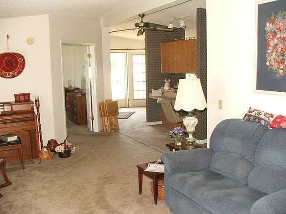 4th image of 5460 Desert Ln