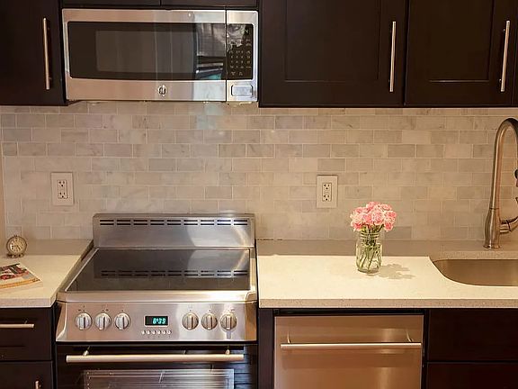4th image of 102 Christopher St APT 2D
