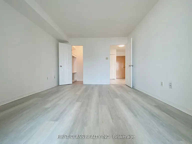 88 Alton Towers Cir #1101 — Photo 11