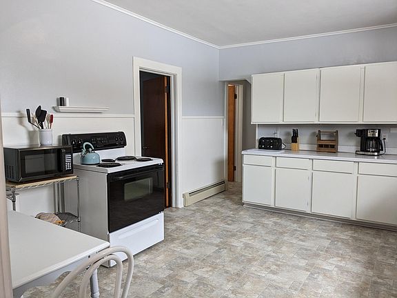 Huge kitchen fully equipped